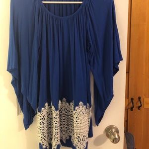 Small boutique blouse!